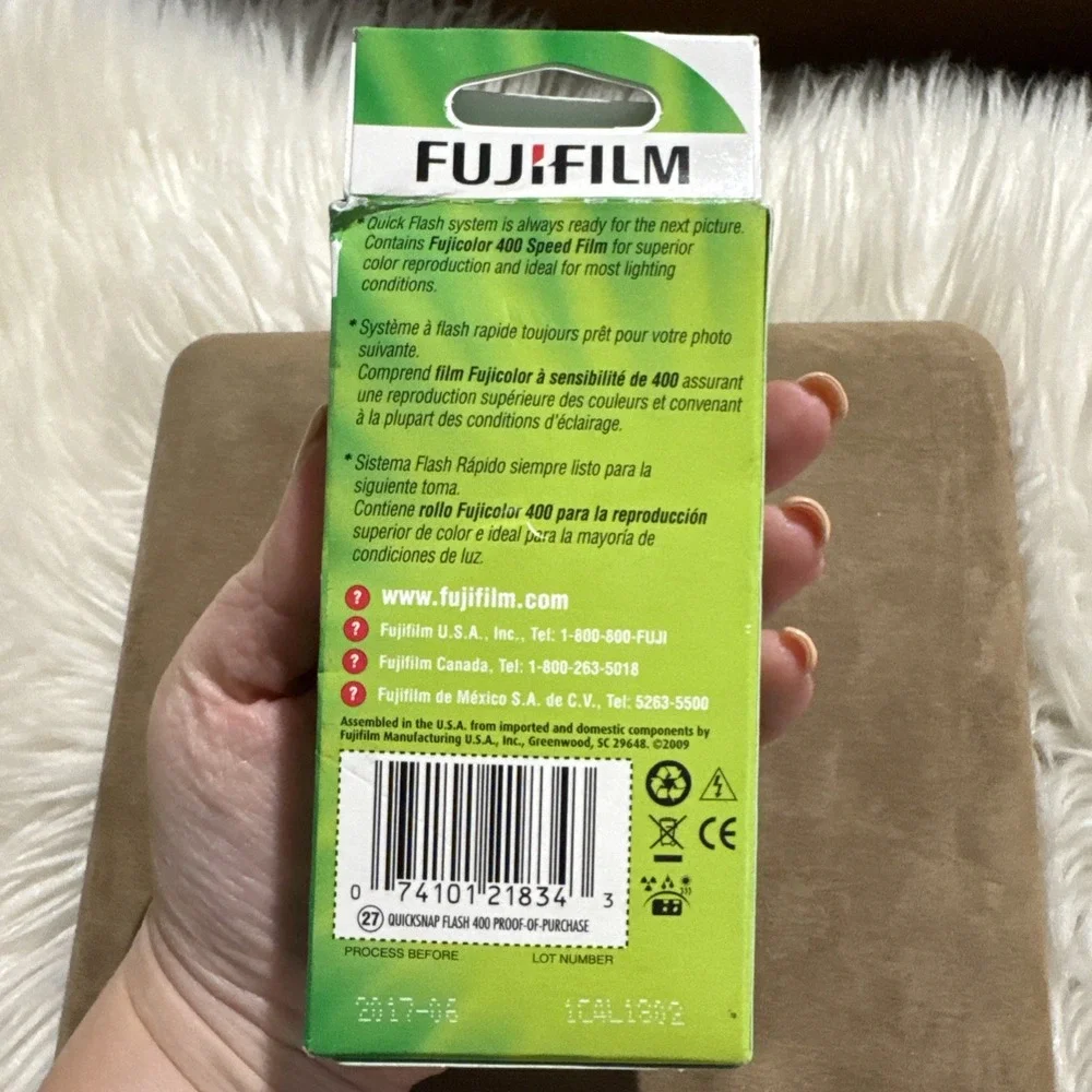 Fujifilm Fuji Quicksnap 400 Single Use Disposable 35mm Camera Flash Exp 03/2015